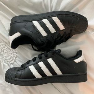 Adidas Shell toe Sneakers